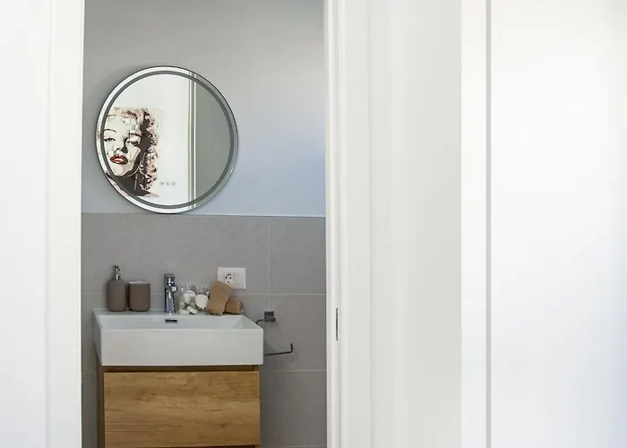 アパート Urbania *