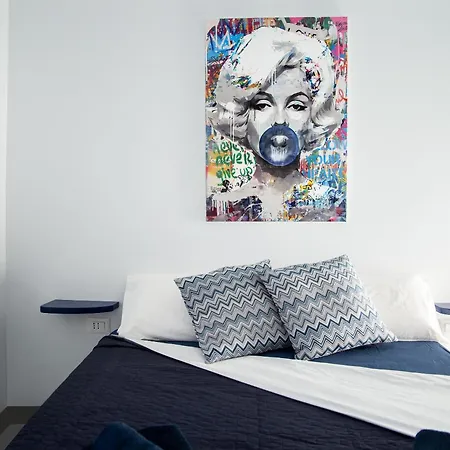 Urbania Apartament *